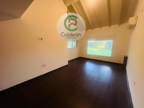 Casa en Alquiler con 4 cocheras