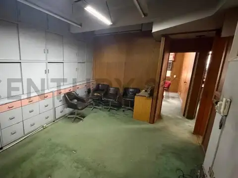 Oficina 4 Ambientes con Patio y 2 Baños en Tribunales – Bajas Expensas