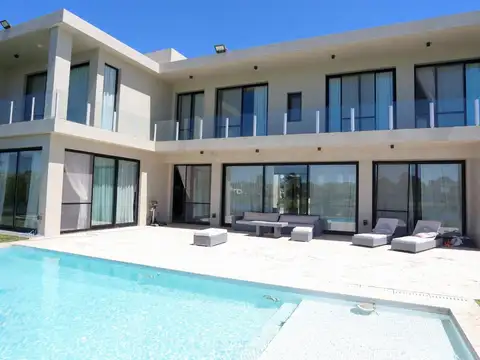 Casa en Alquiler de 4 dormitorios