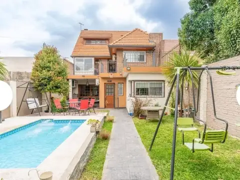 Casa 4 ambientes con 4 baños