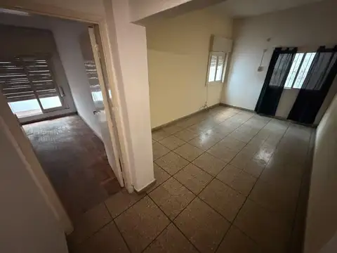 Depto Tipo Casa en Alquiler 40 años