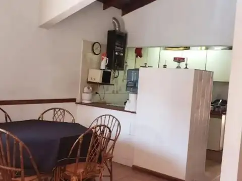 Depto Tipo Casa 4 ambientes con 2 baños