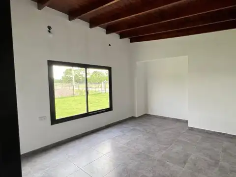 Casa 3 ambientes con 1 baño