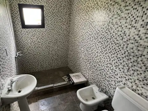 Casa 3 ambientes con 1 baño