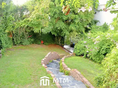 Casa en Venta con 5 cocheras