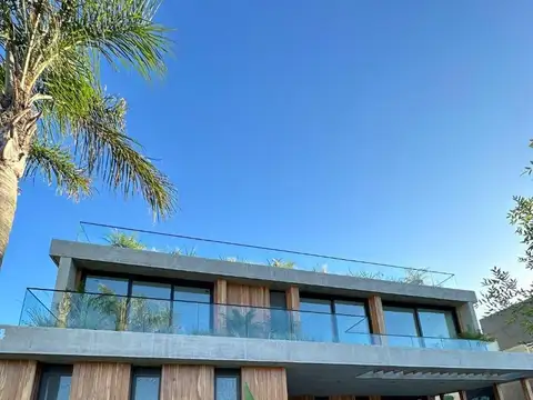 CASA A ESTRENAR 5 DORM EN VENTA AL RIO, NORDELTA