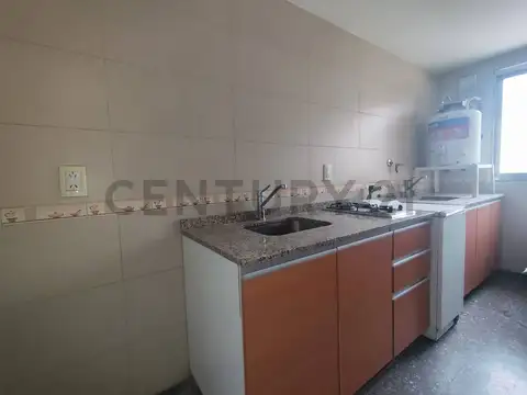 Espejo 100, Piso 2