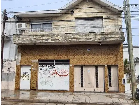 IMPERDIBLE CASA 4 AMBIENTES EN P.A CON GARAGE, CHILAVERT