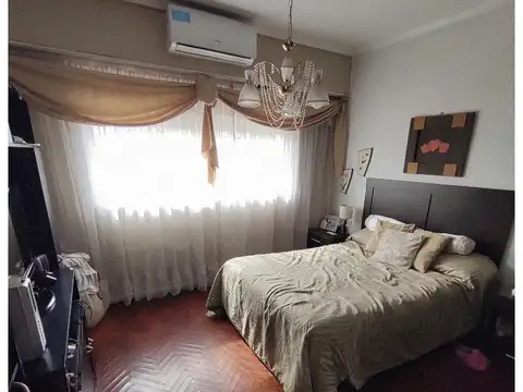 IMPERDIBLE CASA 4 AMBIENTES EN P.A CON GARAGE, CHILAVERT