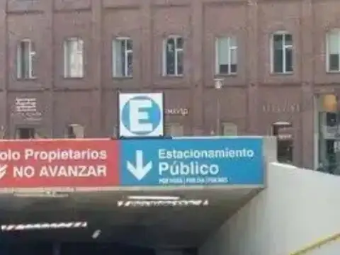 Cochera en alquiler en Puerto Norte