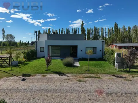 Casa en Venta en Plottier, USD 350.000