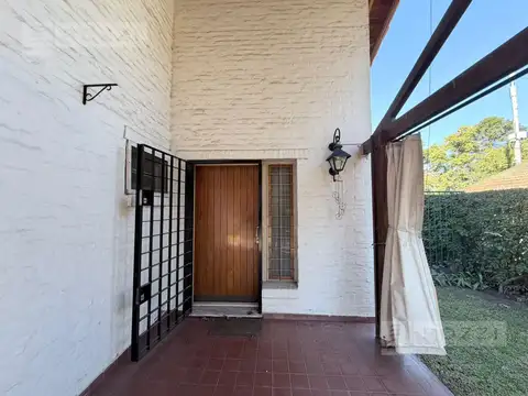Casa en Venta con 1 cochera