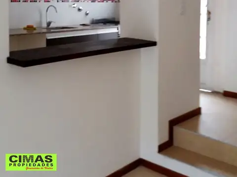 PH 2 AMBIENTES PB CON PATIO *SIN EXPENSAS* SEMI NUEVO 5 AÑOS