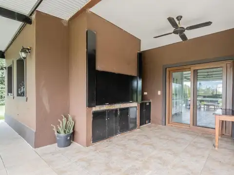 Casa en Venta con 4 cocheras