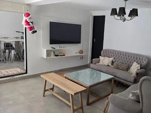 Excelente casa en el Bajo de San Isidro, impeca ble con pileta climatizada 