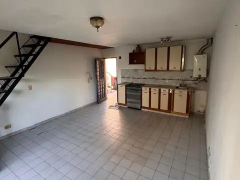 Cerrito 844: Departamento de Escalera con 2 Dormitorios
