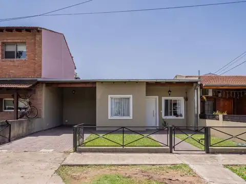 ALQUILER CASA EN BARRIO ALTOS DE PACHECO BENAVIDEZ