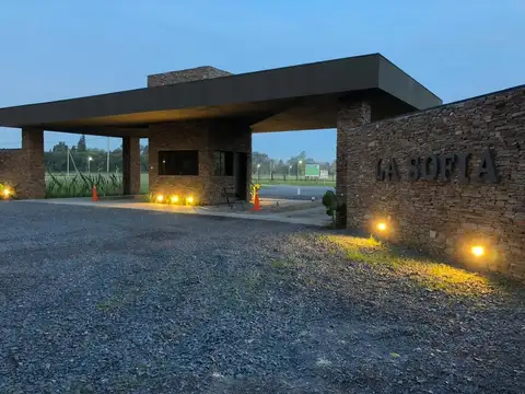 TERRENO EN BARRIO LA SOFIA MARCOS PAZ