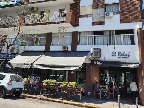A metros de Bv. Oroño y el Río. Excelente ubicación. Oficina 25 m2.
