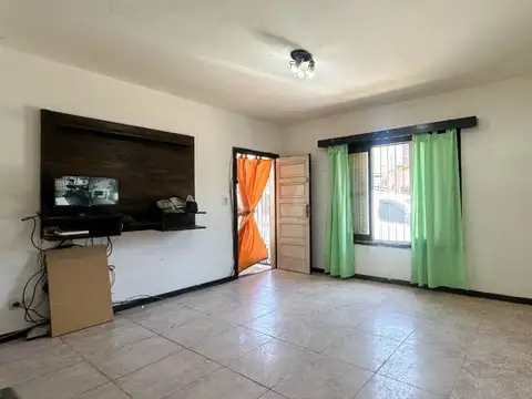 Venta Casa 4 ambientes mas Dpto 2 amb Apto Credito
