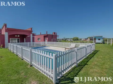 Casa en Alquiler con 2 cocheras