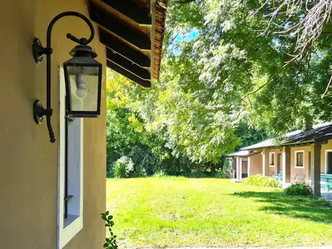 Casa 6 ambientes con 4 baños