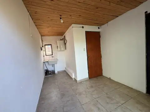 Casa 3 ambientes con 1 baño