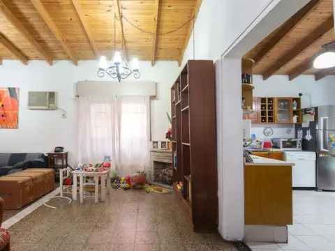 Casa 3 ambientes con 2 baños