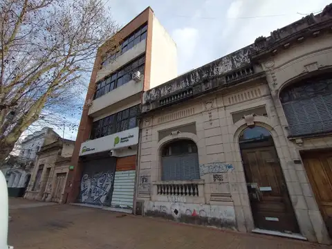 Oficina Monoambiente con 5 baños