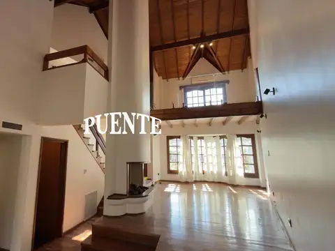 Casa 5 ambientes con 2 baños