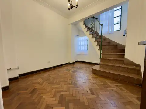 10 800, Piso 1