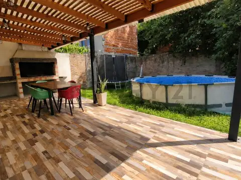 Casa en Venta con 1 cochera