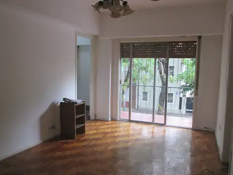 2 AMB. MUY AMPLIOS 1° X ESCALERA BALCON CALLE