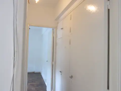 2 AMB. MUY AMPLIOS 1° X ESCALERA BALCON CALLE