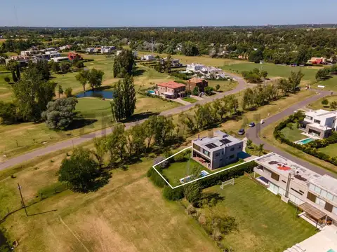 Matacos 3100, Piso 0