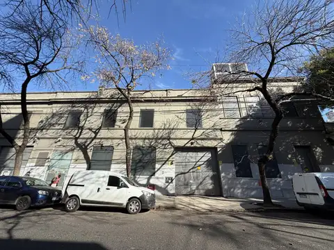 VENTA DEPOSITO DE 6200 M2 DIVIDO EN 3 MODULOS CON OFICINAS EN PARQUE PATRICIOS DISTRITO TECNOLOGICO