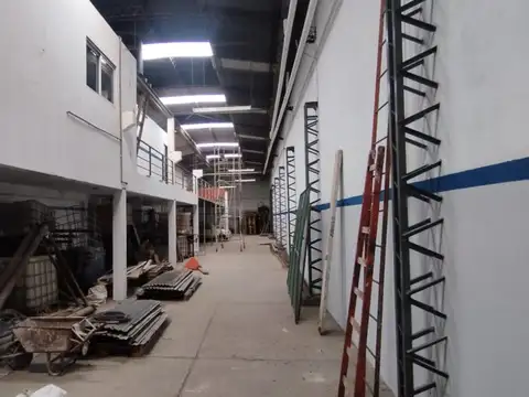GALPÓN EN ALQUILER | ENTRADA DE CAMIÓN | CASEROS