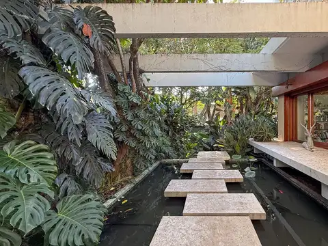 Venta Casa Olivos con pileta y 6 dormitorios