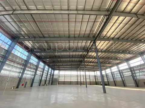 POLO INDUSTRIAL SPEGAZZINI - Nave 3000 m2 cubiertos
