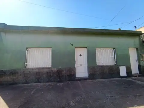 VENTA CASA 4 AMB C /PARQUE EN TABLADA APTO CREDITO