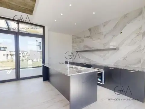 Casa 4 ambientes con 3 baños