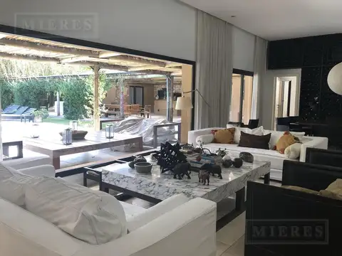 Casa 6 ambientes con 3 baños