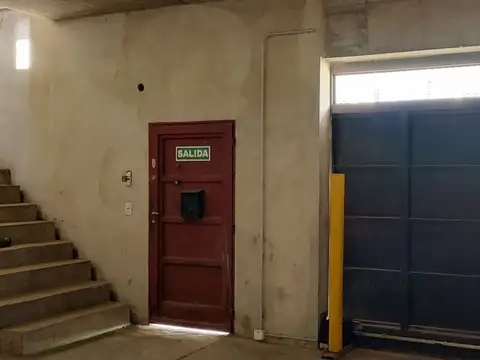 VENTA DEPOSITO GALPON LOSA COCHERA BERNAL QUILMES