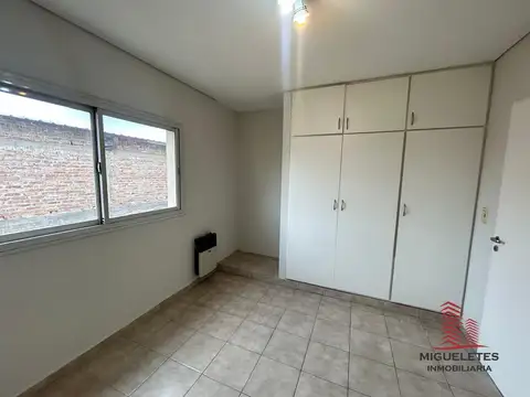 Duplex 2 habitaciones excelente ubicacion PLOTTIER