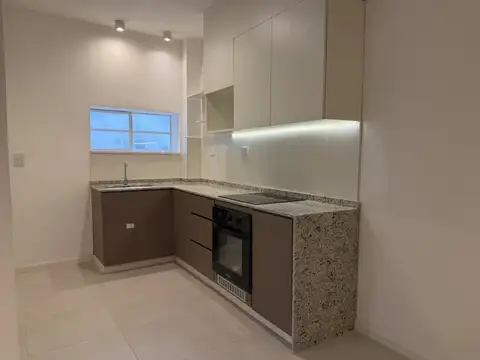 Juan Manuel De Rosas 1300, Piso 01