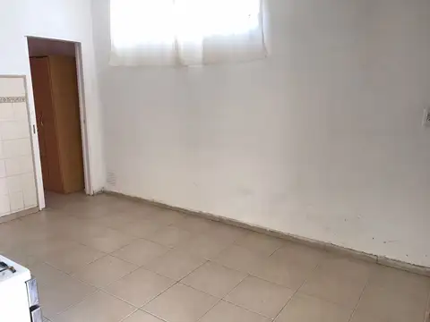 Casa 5 ambientes con 1 baño