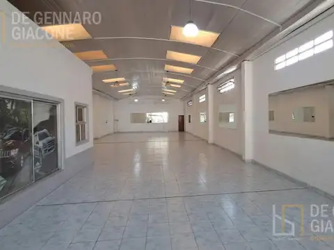 Galpon en Venta 31  mts Fondo
