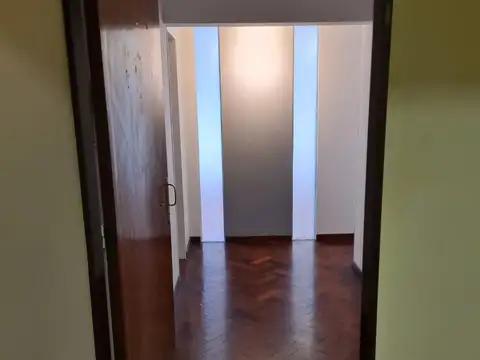 Oficina 3 ambientes con 1 baño