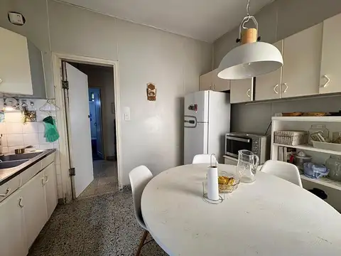 Chalet de 4 amb c/ cochera y jardín- Castelar Norte-