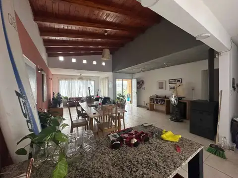 VENTA CASA 3 DORM CON DOS DPTO CARLOS PAZ CENTRO